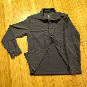 Swiss Tech Button Up ~ Men’s Small